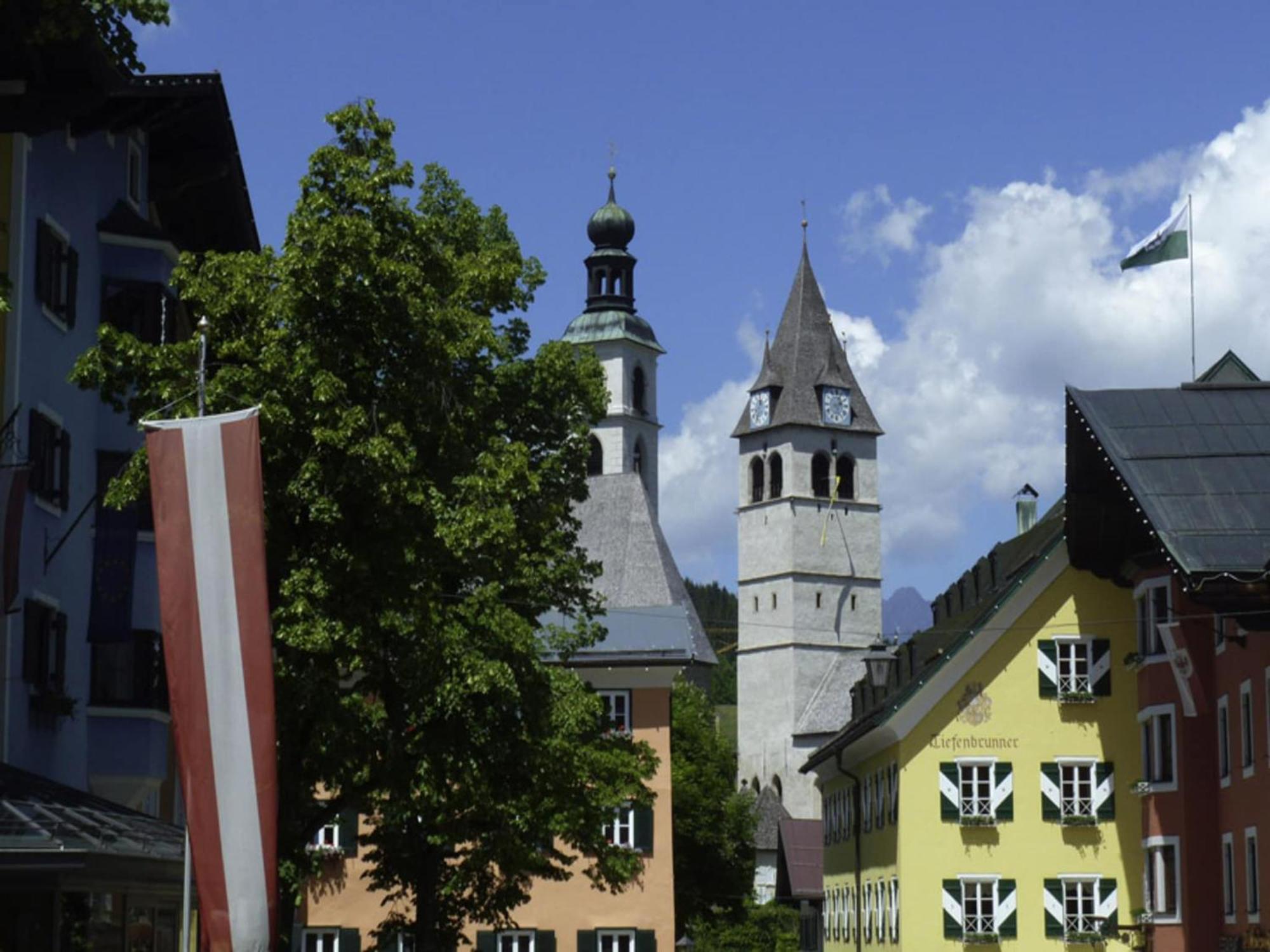 Apartment Near The Hahnenkamm Cable Car Kitzbuhel Luaran gambar
