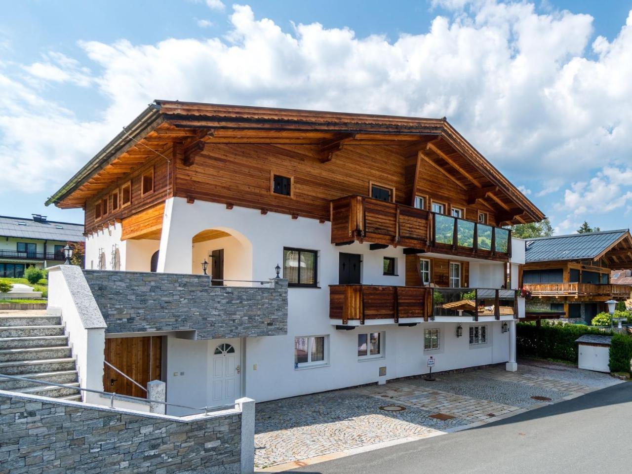 Apartment Near The Hahnenkamm Cable Car Kitzbuhel Luaran gambar