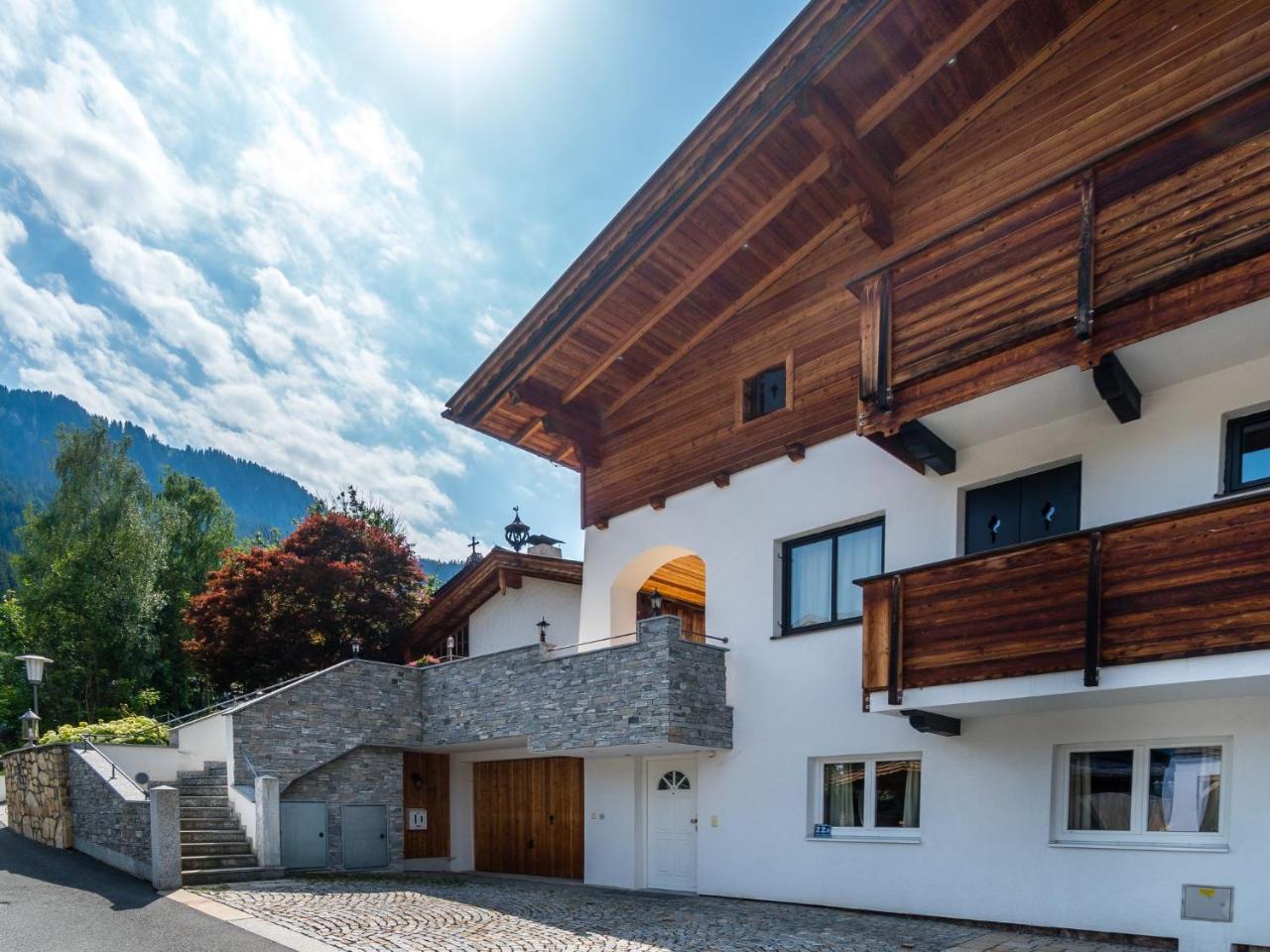 Apartment Near The Hahnenkamm Cable Car Kitzbuhel Luaran gambar